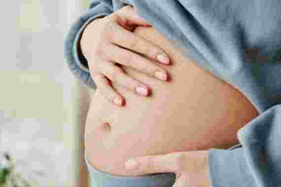 Kurz nach Schwangerschaftsverkündung: Denise Munding teilt erstes Babybauchbild